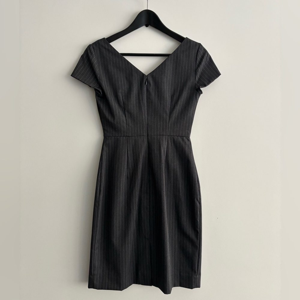 NWT Banana Republic Gray Pinstripe Dress Size 0P